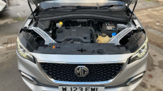 MG Hs 1.5 T-GDI Exclusive 5dr DCT Petrol Hatchback